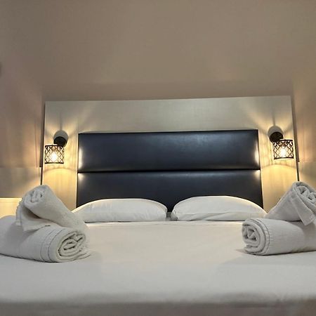 Hotel City 20 Милан Экстерьер фото