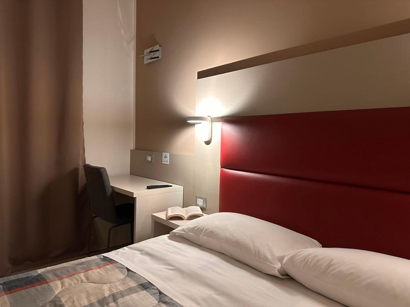 Hotel City 20 Милан Экстерьер фото